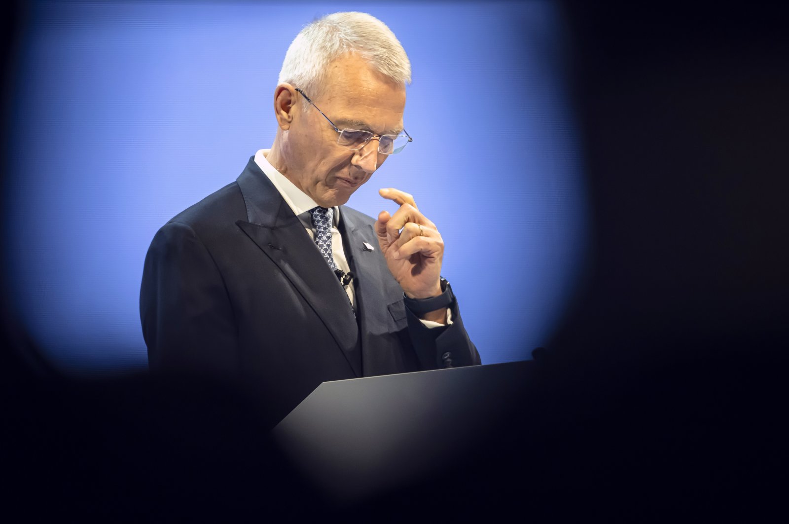 Ketua Credit Suisse mengatakan ‘benar-benar menyesal’ saat kemarahan pemegang saham tumbuh