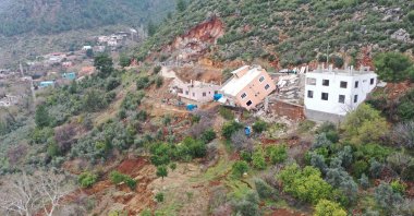 Aerial view of houses displaced by landslides after the Feb. 6 earthquakes, southeastern Türkiye, April 5, 2023. (AA Photo)