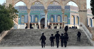 Israeli police walk inside the Al-Aqsa Mosque compound in Jerusalem, on April 5, 2023 after violence against Muslim worshippers during Islam&#039;s holy month of Ramadan. (AFP Photo)