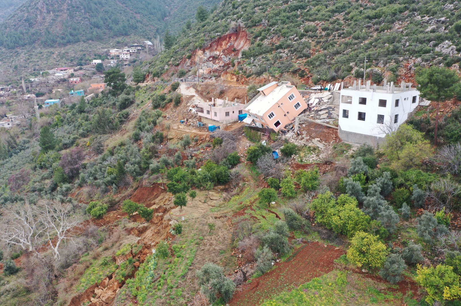 Aerial view of houses displaced by landslides after the Feb. 6 earthquakes, southeastern Türkiye, April 5, 2023. (AA Photo)