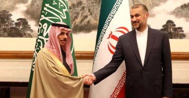 Iran&#039;s Foreign Minister Hossein Amirabdollahian (R) and Saudi Foreign Affairs Minister Prince Faisal bin Farhan Al-Saud (L) meeting in Beijing, China, April 6, 2023. (AFP Photo)