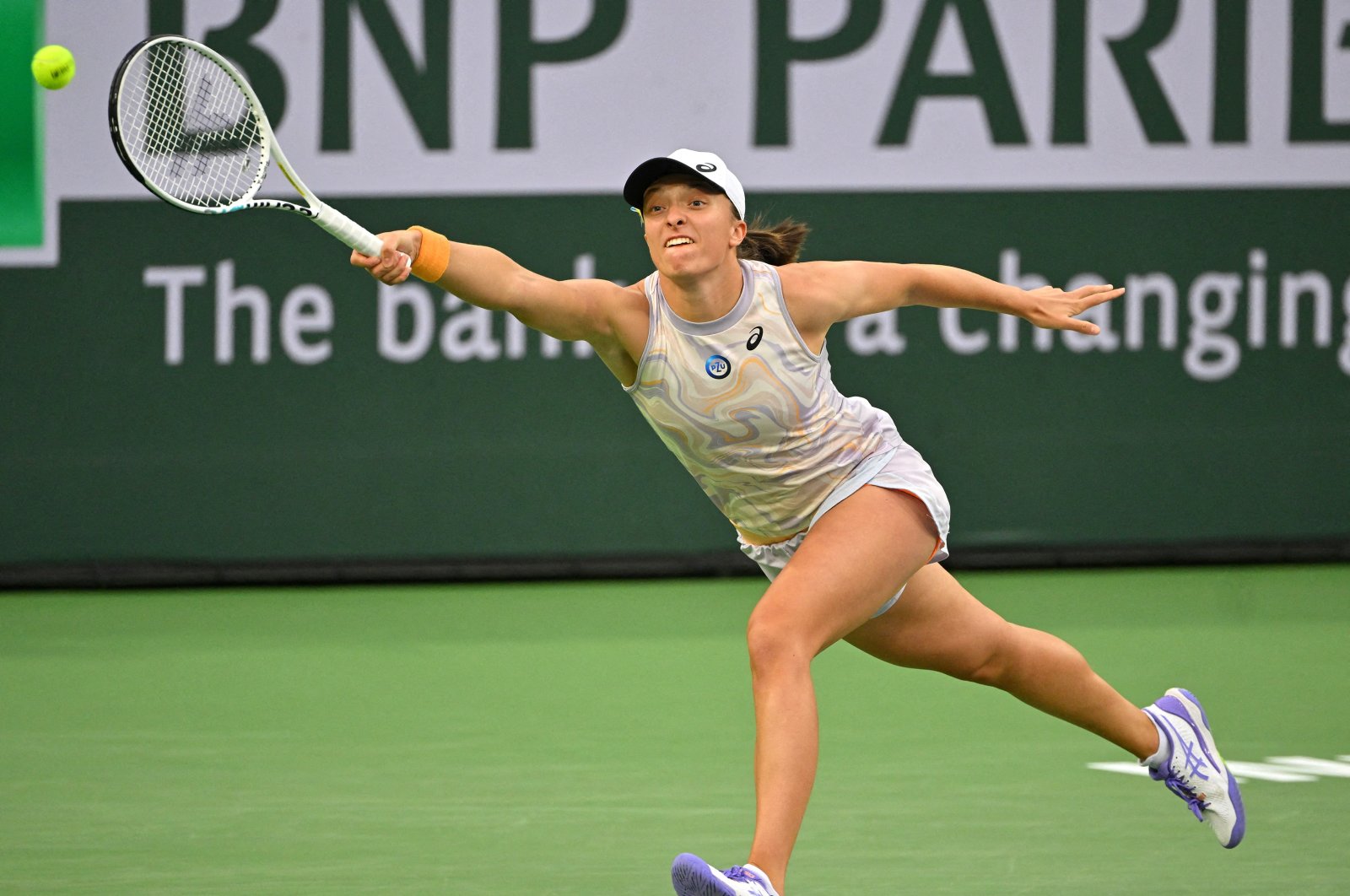 Poland&#039;s Iga Swiatek hits a shot in the semifinal match against Kazakhstan&#039;s Elena Rybakina in the BNP Paribas Open at the Indian Wells Tennis Garden, Indian Wells, US., March 17, 2023. (Reuters Photo)