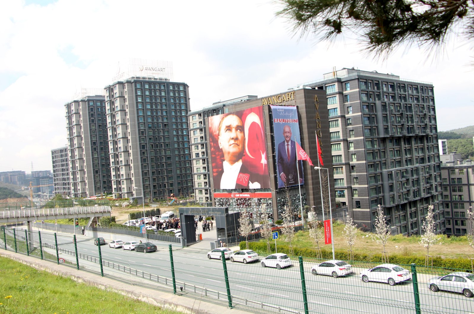 A view of the building where CHP Istanbul offices are located, in Istanbul, Türkiye, Apr. 6, 2023. (DHA Photo) 