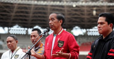 Indonesian President Joko Widodo speaks to the press during a meeting with Indonesia&#039;s U-20 national football team following a decision by FIFA to revoke Indonesia&#039;s hosting status for the 2023 U-20 World Cup, at Gelora Bung Karno Stadium, Jakarta, Indonesia, April 1, 2023. (EPA Photo)