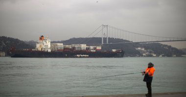 Cargo ship Oakland crosses the Bosporus strait towards the Marmara Sea after departing Russia's Novorossiysk port, in Istanbul, Tuesday, March 1, 2022. (AP File Photo)