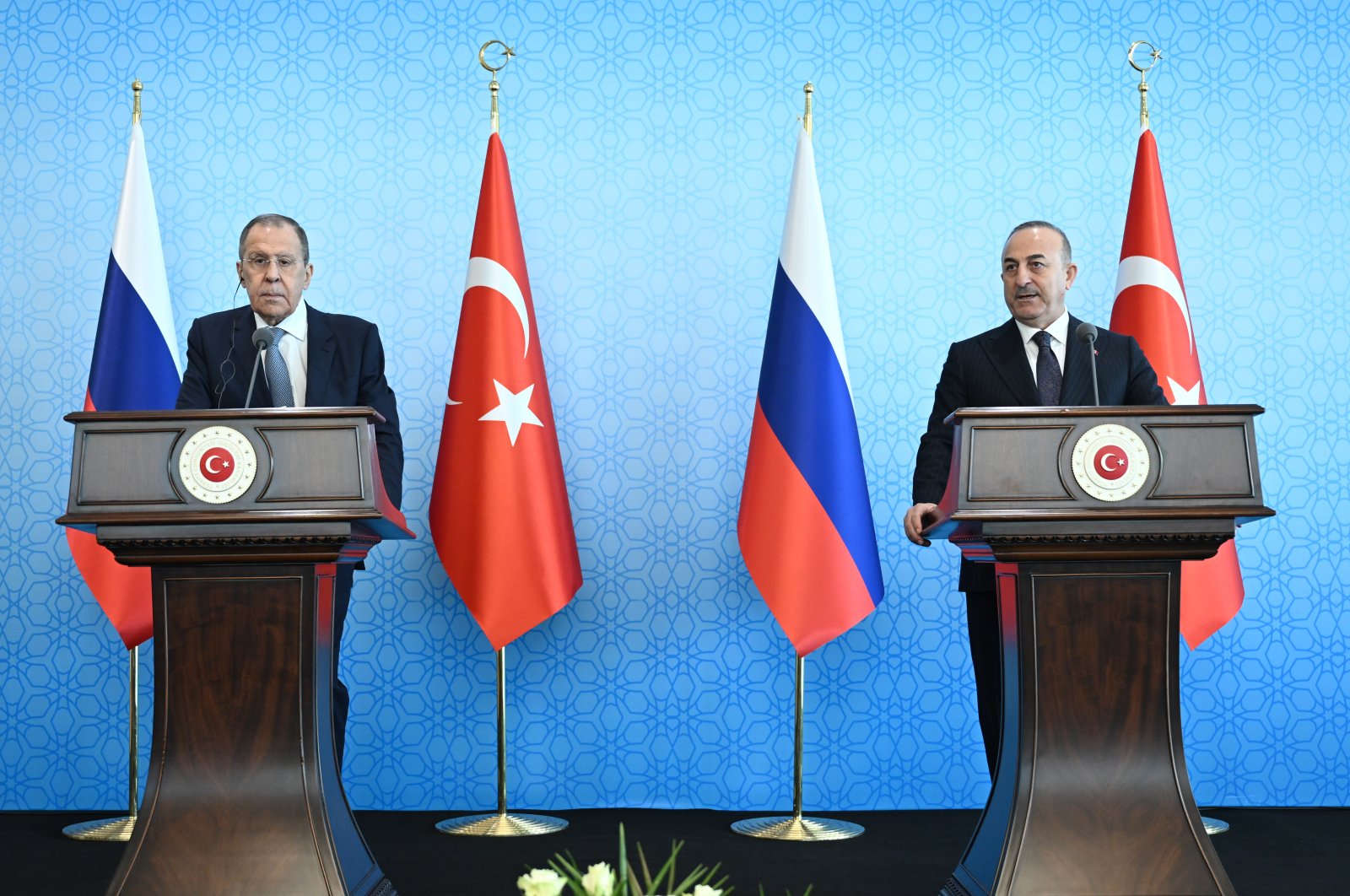 Mevlüt Çavuşoğlu (R) and Sergey Lavrov attend the news conference at the Presidential Complex, in the capital Ankara, Türkiye, April 7, 2023. (AA Photo)