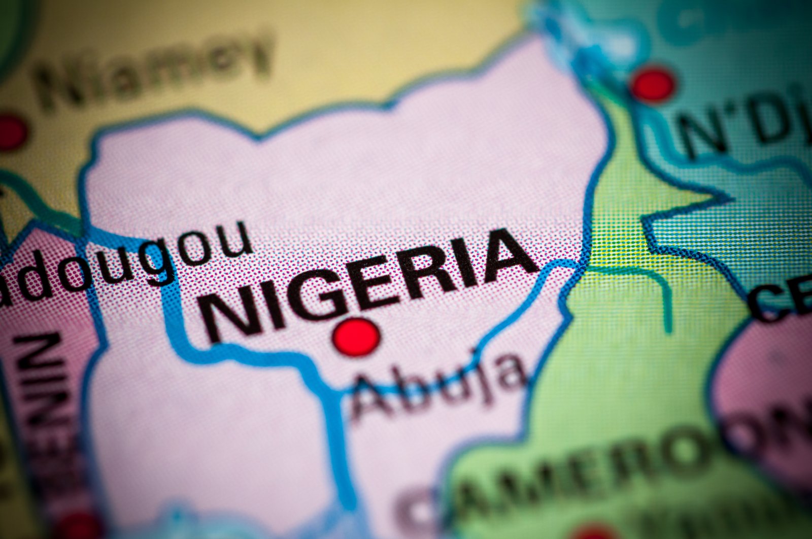 Sedikitnya 50 tewas saat pria bersenjata menyerang desa Nigeria