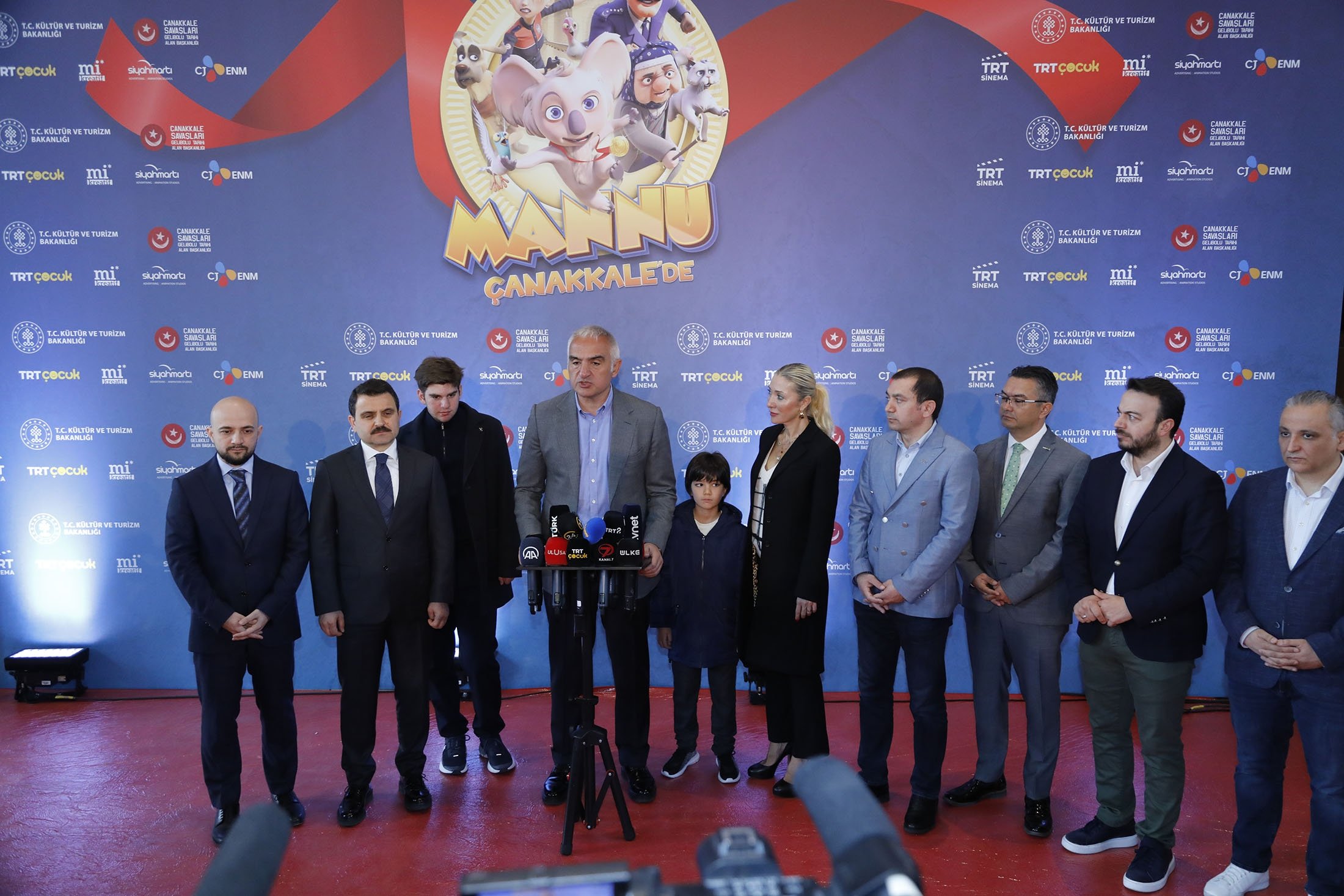 Menteri Kebudayaan dan Pariwisata Mehmet Nuri Ersoy berbicara pada pemutaran perdana 