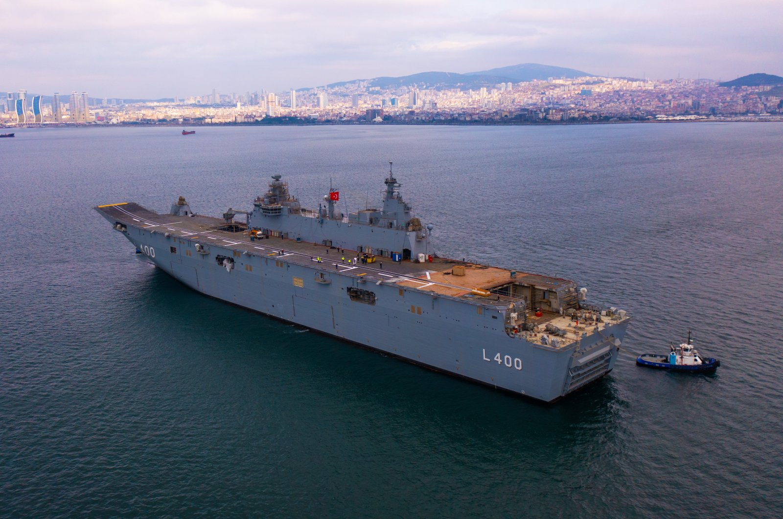 Türkiye menugaskan kapal perang terbesarnya, kapal induk drone pertama di dunia