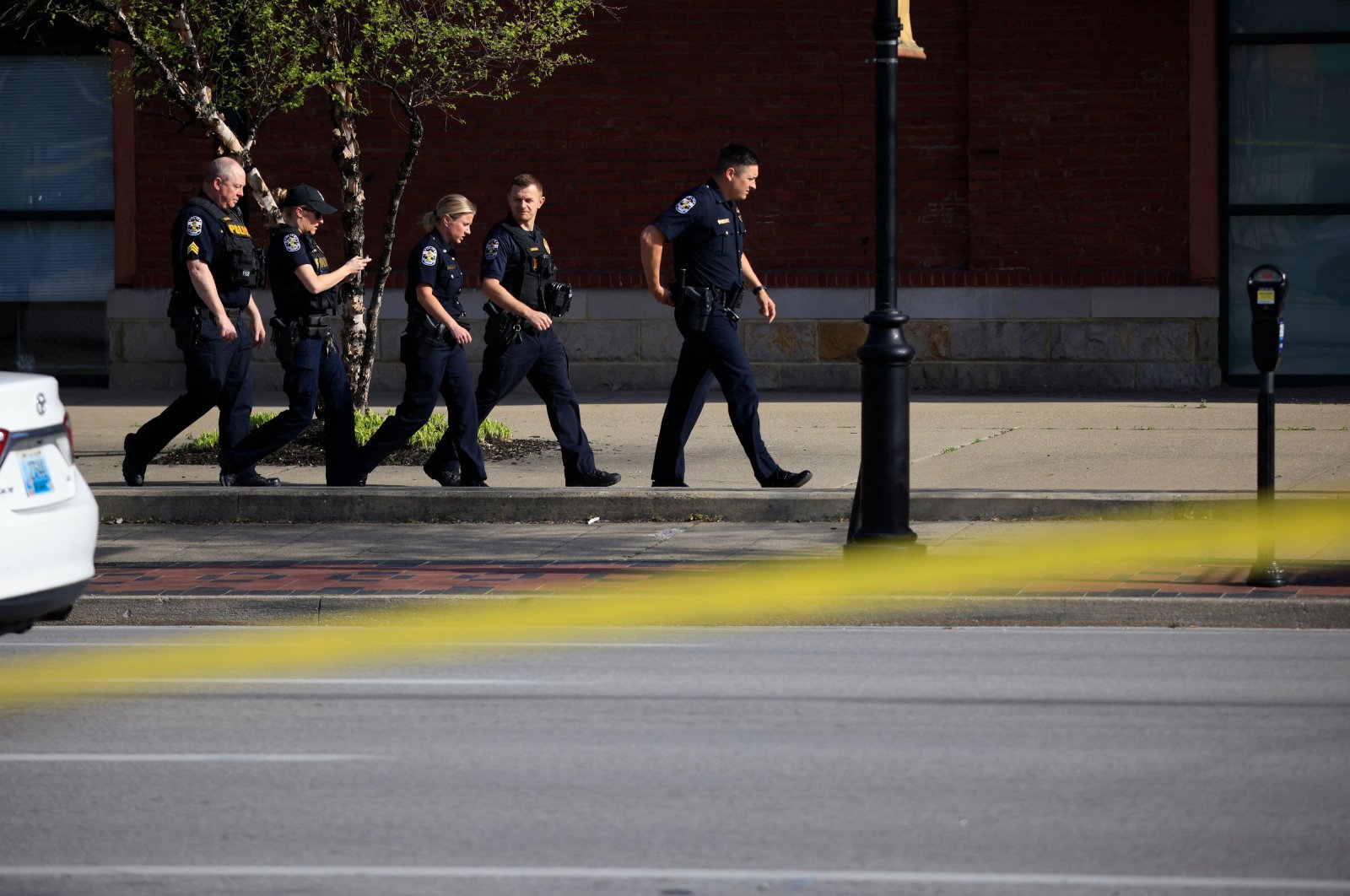 5 tewas, 6 luka-luka dalam penembakan bank di Kentucky AS