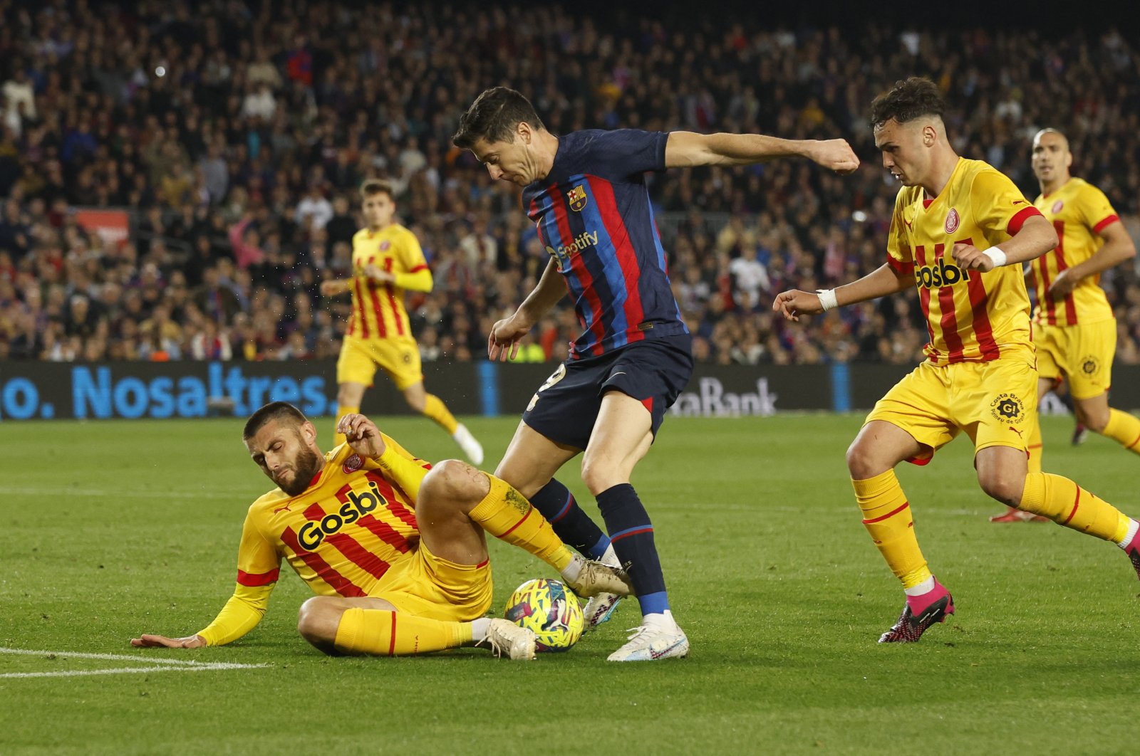 Barcelona tertegun saat Girona bertahan dalam kebuntuan tanpa gol