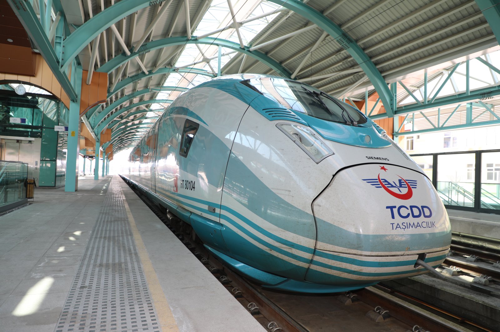 Ankara-Sivas high-speed train soon to shorten distance, travel time