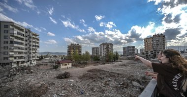 A vacant plot is formed after the removal of rubble from collapsed buildings at the Ebrar site in the quake-hit city of Kahramanmaraş, Türkiye, April 4, 2023. (AFP Photo)