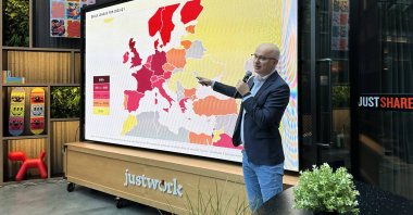 Startups.watch founder Serkan Ünsal speaks during an event to announce first-quarter investment results in Istanbul, Türkiye, April 11, 2023. (Courtesy of startups.watch)