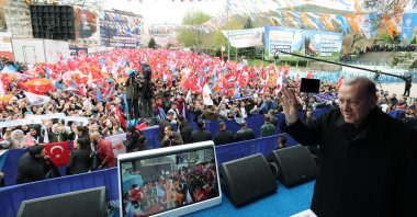 President Recep Tayyip Erdoğan greets crowds of supporters during a rally of his ruling Justice and Development Party (AK Party) in western Afyonkarahisar province, Türkiye, April 18, 2023. (AA Photo)