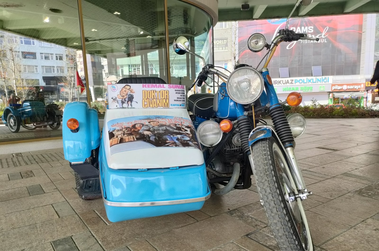 Prop sepeda motor film Yeşilçam akan dijual untuk bantuan gempa Türkiye