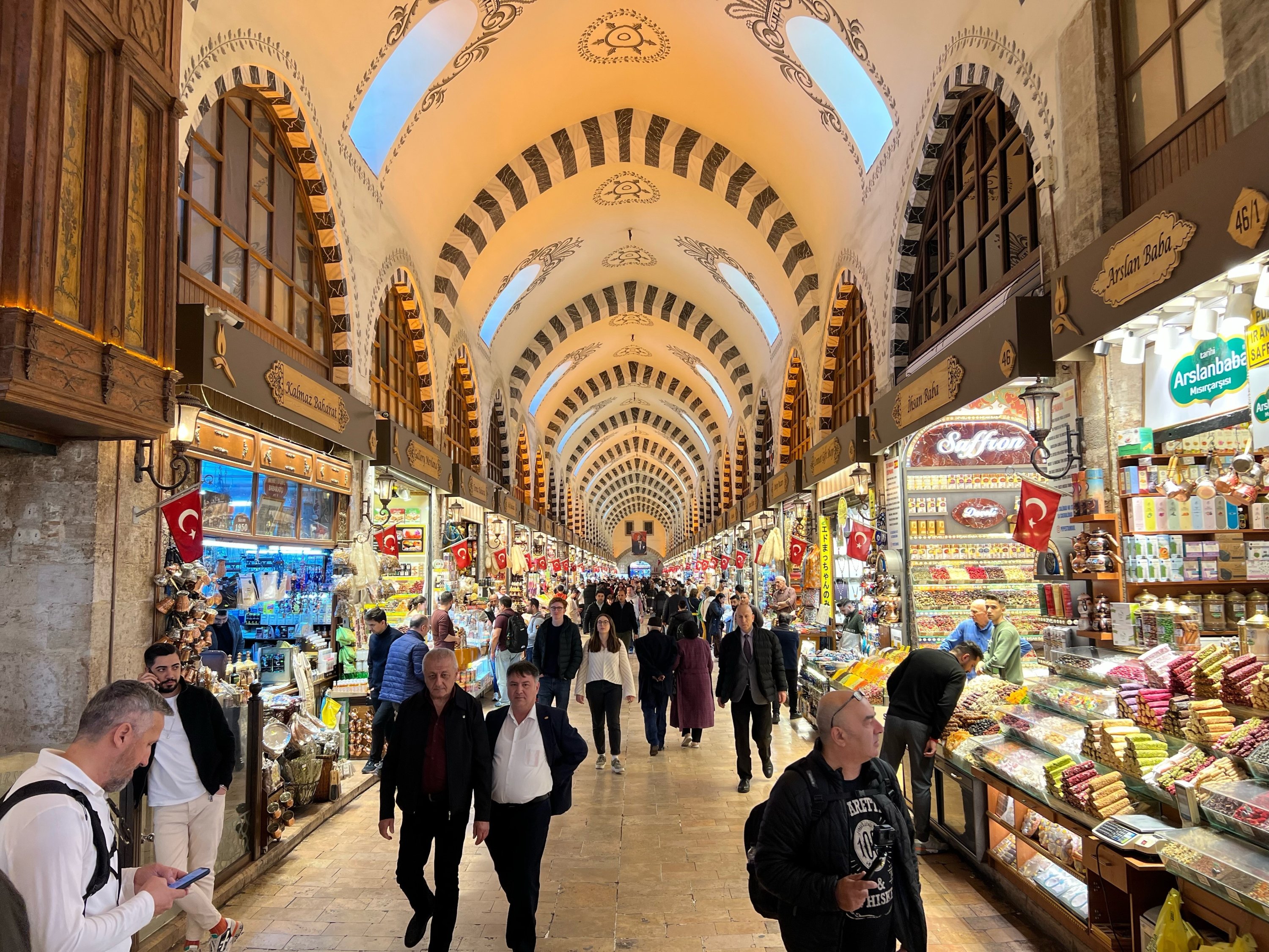 Turkish consumer sentiment jumps 9.2% in April | Daily Sabah