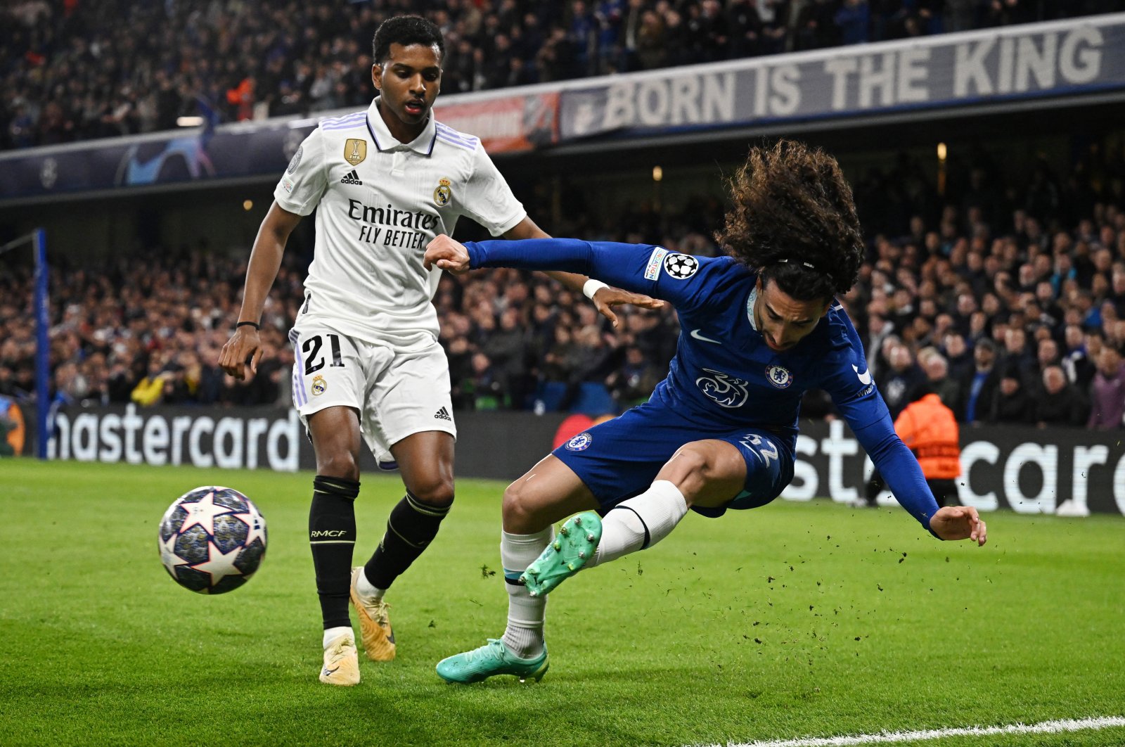 Real Madrid&#039;s Rodrygo in action with Chelsea&#039;s Marc Cucurella during Champions League quarterfinal second leg at Stamford Bridge, London, U.K., April 18, 2023. (Reuters Photo)
