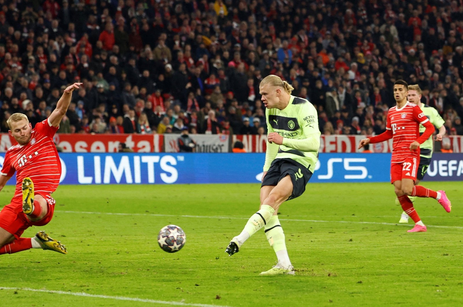 Manchester City&#039;s Erling Braut Haaland scores their first goal against Bayern Munich during the Champions League quarterfinals second leg tie at the Allianz Arena, Munich, Germany, April 19, 2023. (Reuters Photo)