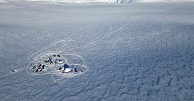 The Ice Memory drilling camp, where scientists found a pool of water 25 meters deep, is seen at 1,100 meters above sea level in the Holtedahlfonna icefield, near Ny-Aalesund, Svalbard, Norway, April 10, 2023. (Reuters Photo)