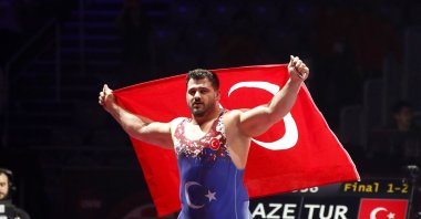 Türkiye&#039;s Riza Kayaalp celebrates winning against Azerbaijan&#039;s Sabah Shariati in the final round of the men&#039;s Greco-Roman 130kg category of the European Wrestling Championships, Zagreb, Croatia, April 22, 2023. (EPA Photo)