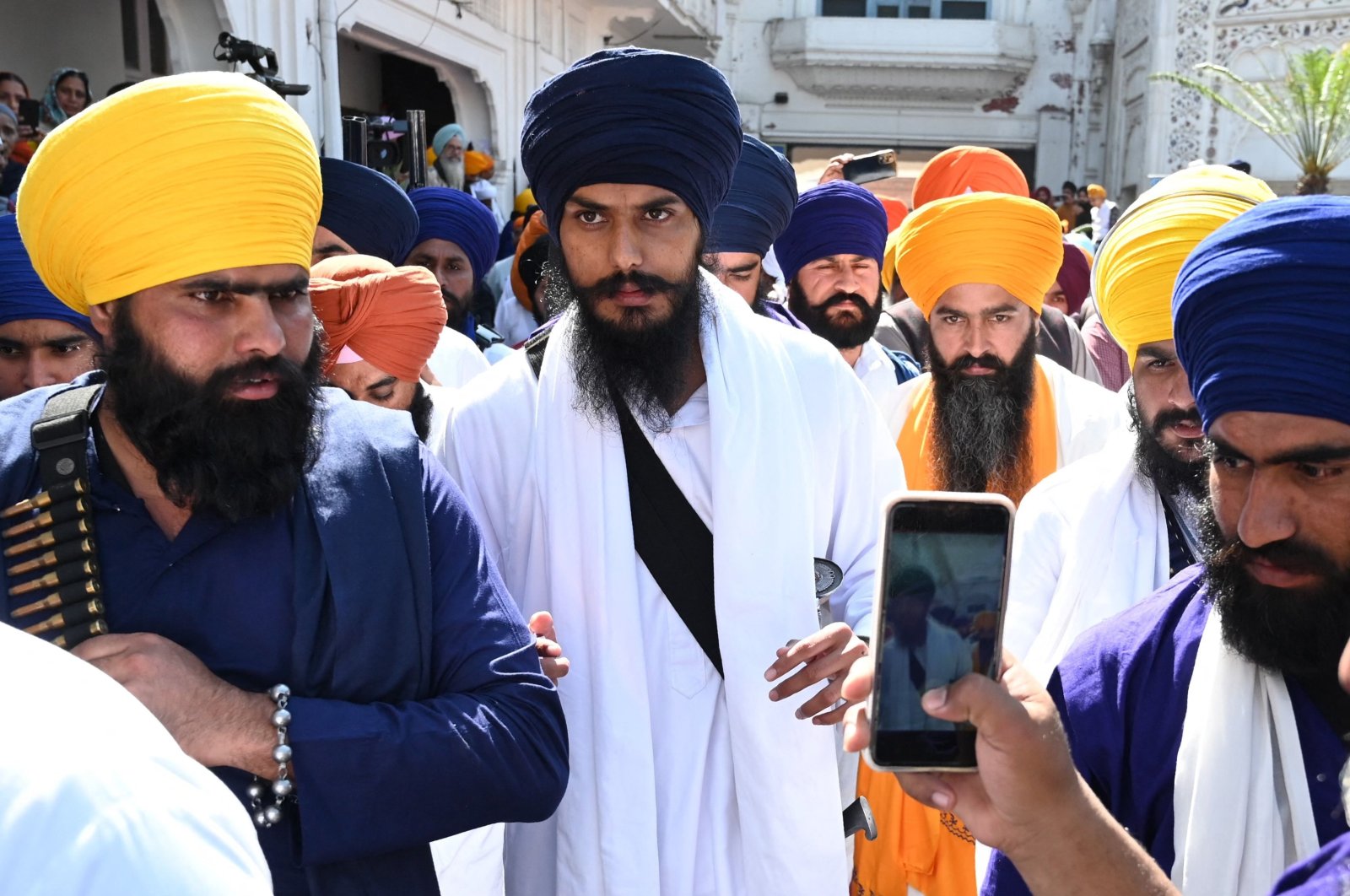 India akhirnya menangkap pemimpin separatis Sikh setelah perburuan selama sebulan