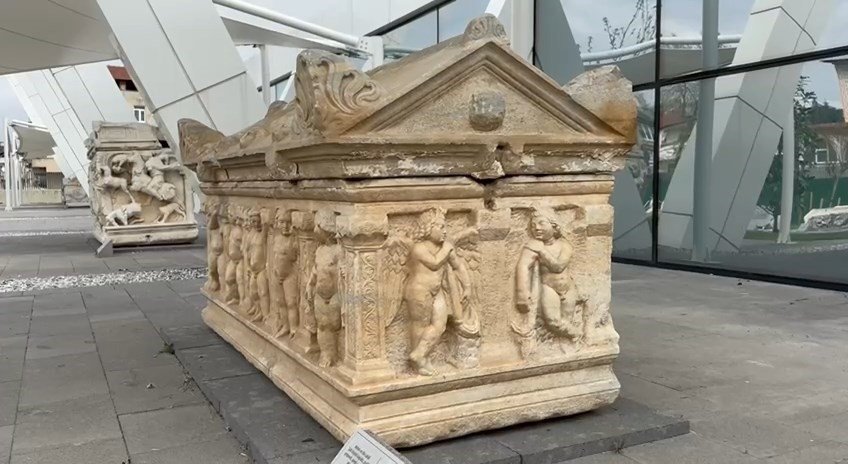 Museum Arkeologi Iznik menampilkan sarkofagus era Bizantium berusia 1.500 tahun untuk pertama kalinya, Bursa, Türkiye, 22 April 2023. (Foto IHA)