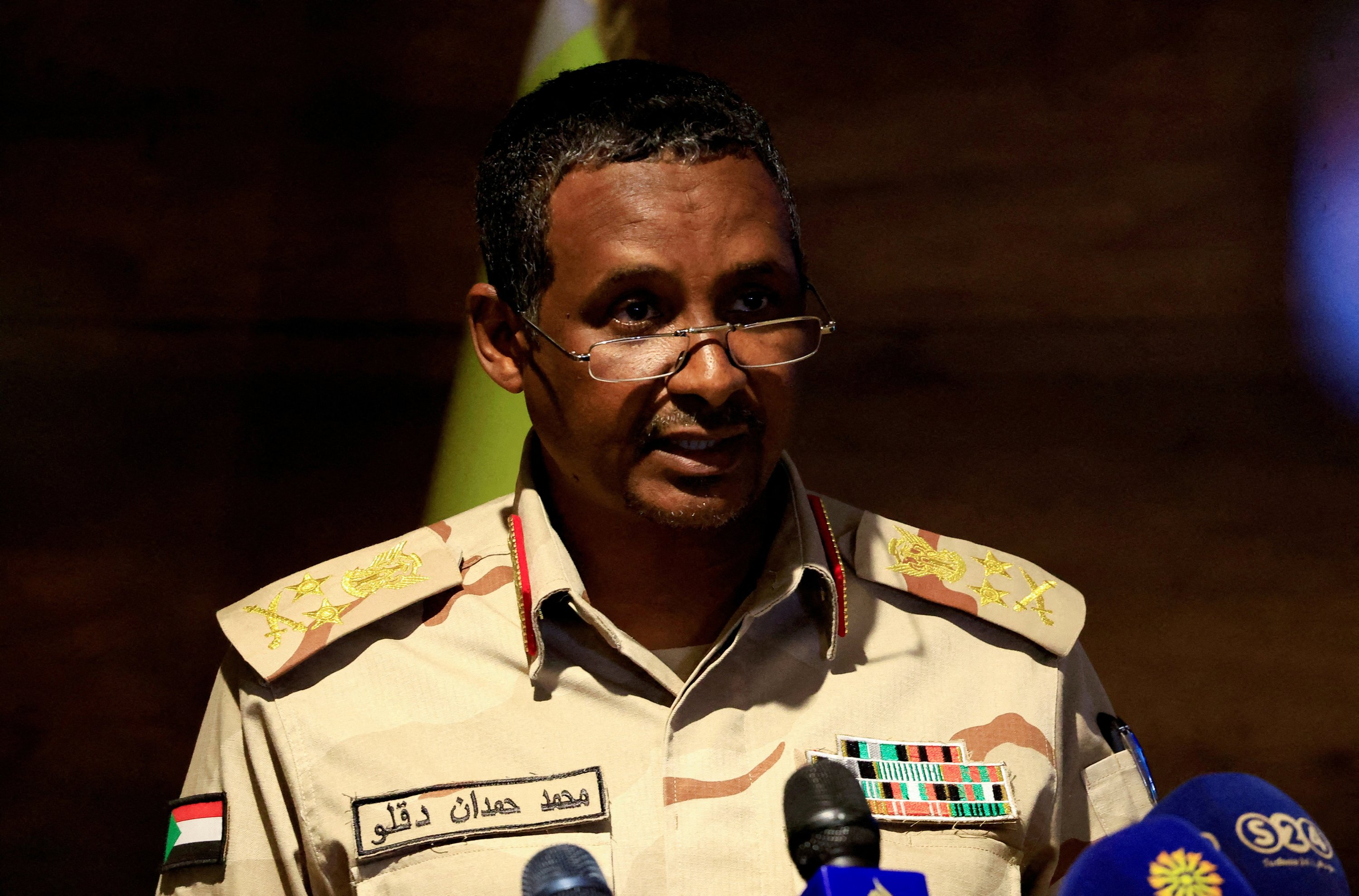 Wakil Ketua Dewan Kedaulatan Sudan Jenderal Mohamed Hamdan Dagalo di Khartoum, Sudan, 19 Februari 2023. (Foto Reuters)