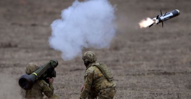 Australian Army soldiers firing a Javelin anti-tank missile during an exercise, Melbourne Australia, May 9, 2019. (AFP Photo)