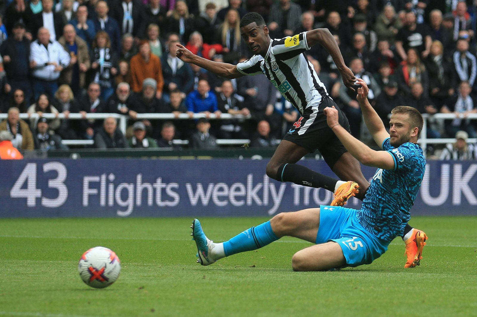 Newcastle membuat kerusuhan dengan 6 poin atas Tottenham untuk mengamankan tempat ke-3