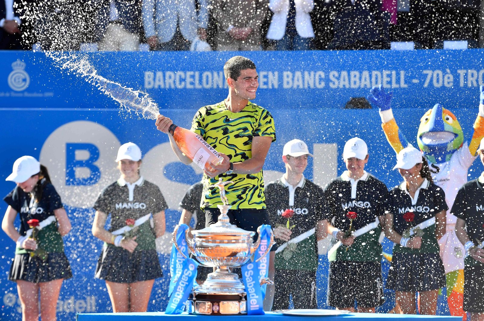 Spain&#039;s Carlos Alcaraz celebrates beating Greece&#039;s Stefanos Tsitsipas during the ATP Barcelona Open &quot;Conde de Godo&quot; tennis tournament singles final match at the Real Club de Tenis, Barcelona, Spain, April 23, 2023. (AFP Photo)