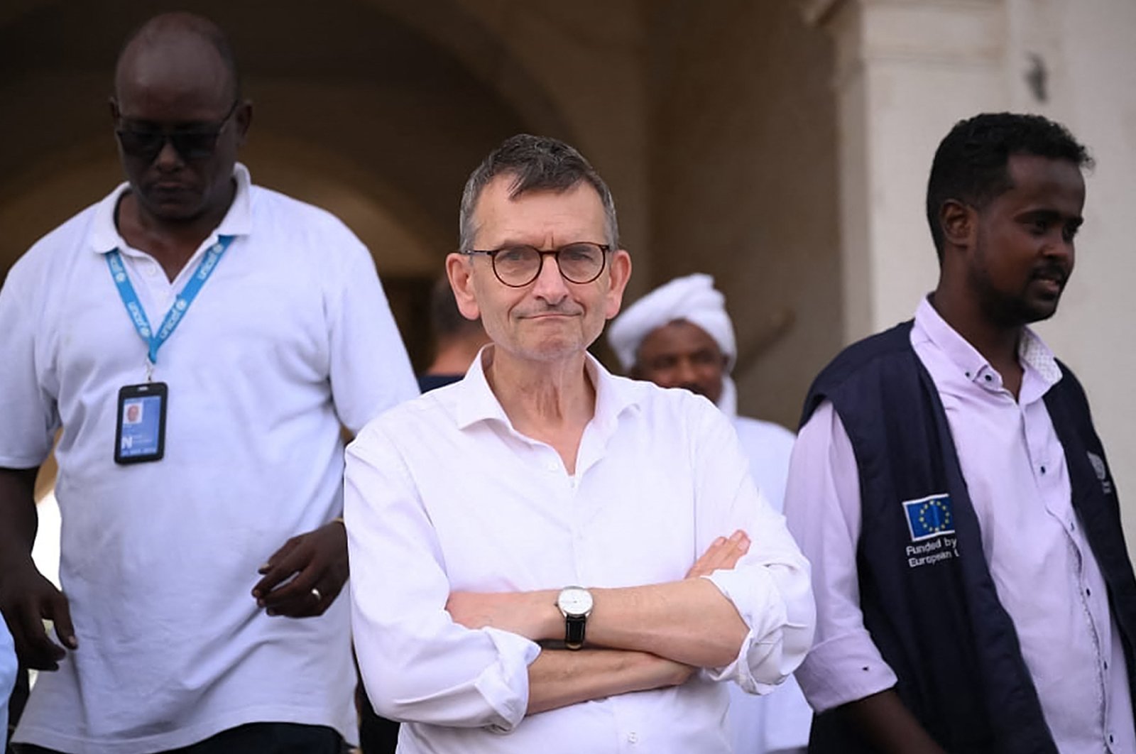 United Nations special envoy in Sudan, Volker Perthes (C), oversees the evacuation of internationally-recruited personnel in Port Sudan, April 24, 2023. (AFP Photo)