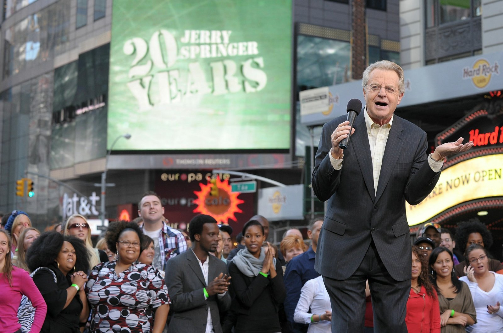 TV host Jerry Springer celebrates the taping of &quot;The Jerry Springer Show&quot; 20th anniversary show at Military Island at Times Square in New York, U.S., Oct. 11, 2010. (AFP File Photo)