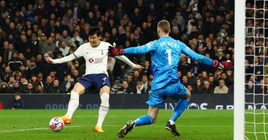 Tottenham Hotspur's Son Heung-min scores second goal past Manchester United's David de Gea at the Tottenham Hotspur Stadium, London, U.K., April 27, 2023. (Reuters Photo)