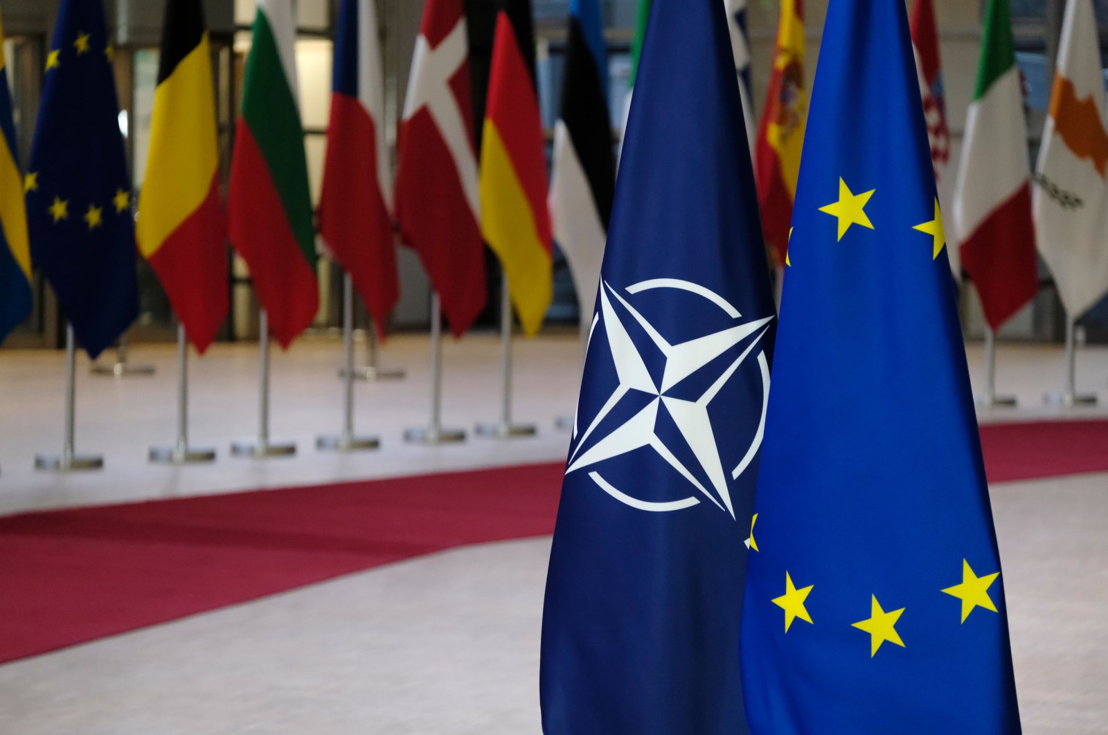 NATO yang berkembang, ikatan UE di tengah pergeseran dinamika keamanan di Eropa