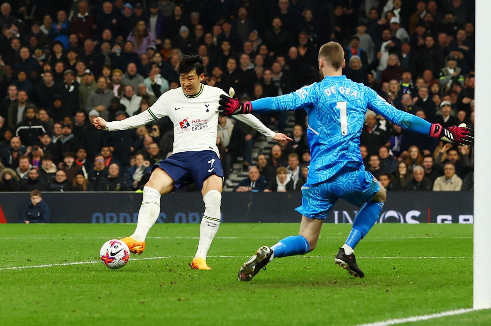 Spurs stage epic comeback to hold Man Utd 2-2 in thrilling tie