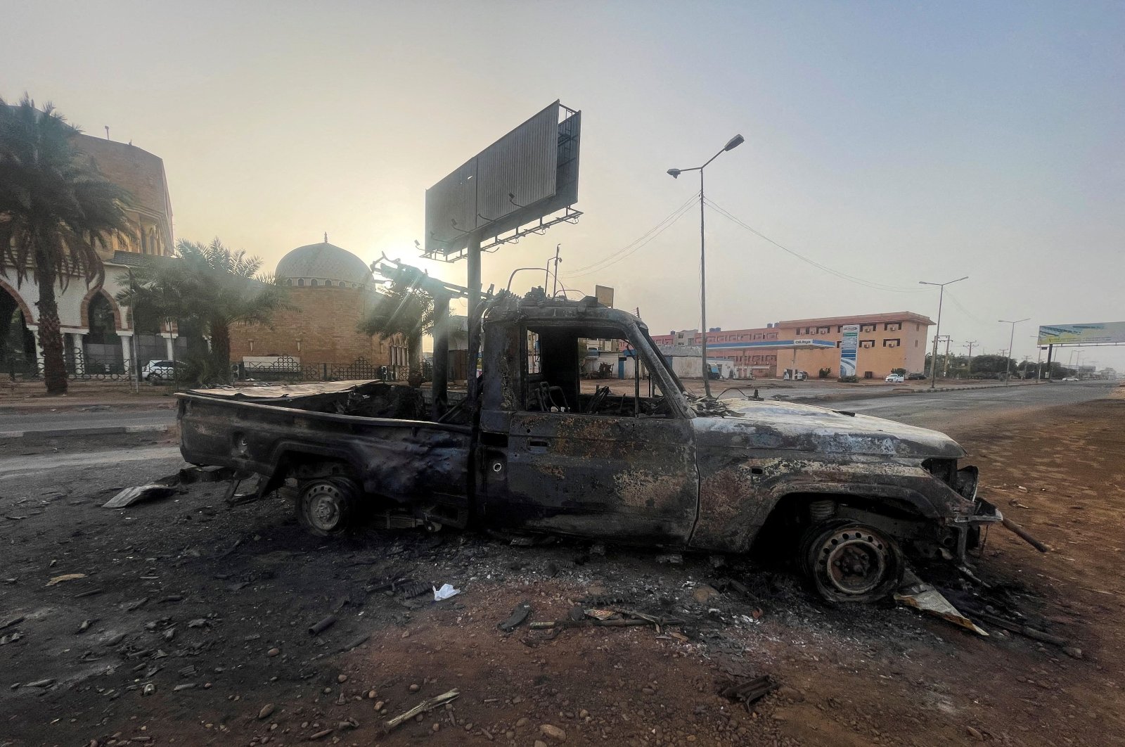 A burned vehicle is seen in Khartoum, Sudan, April 26, 2023. (Reuters Photo)