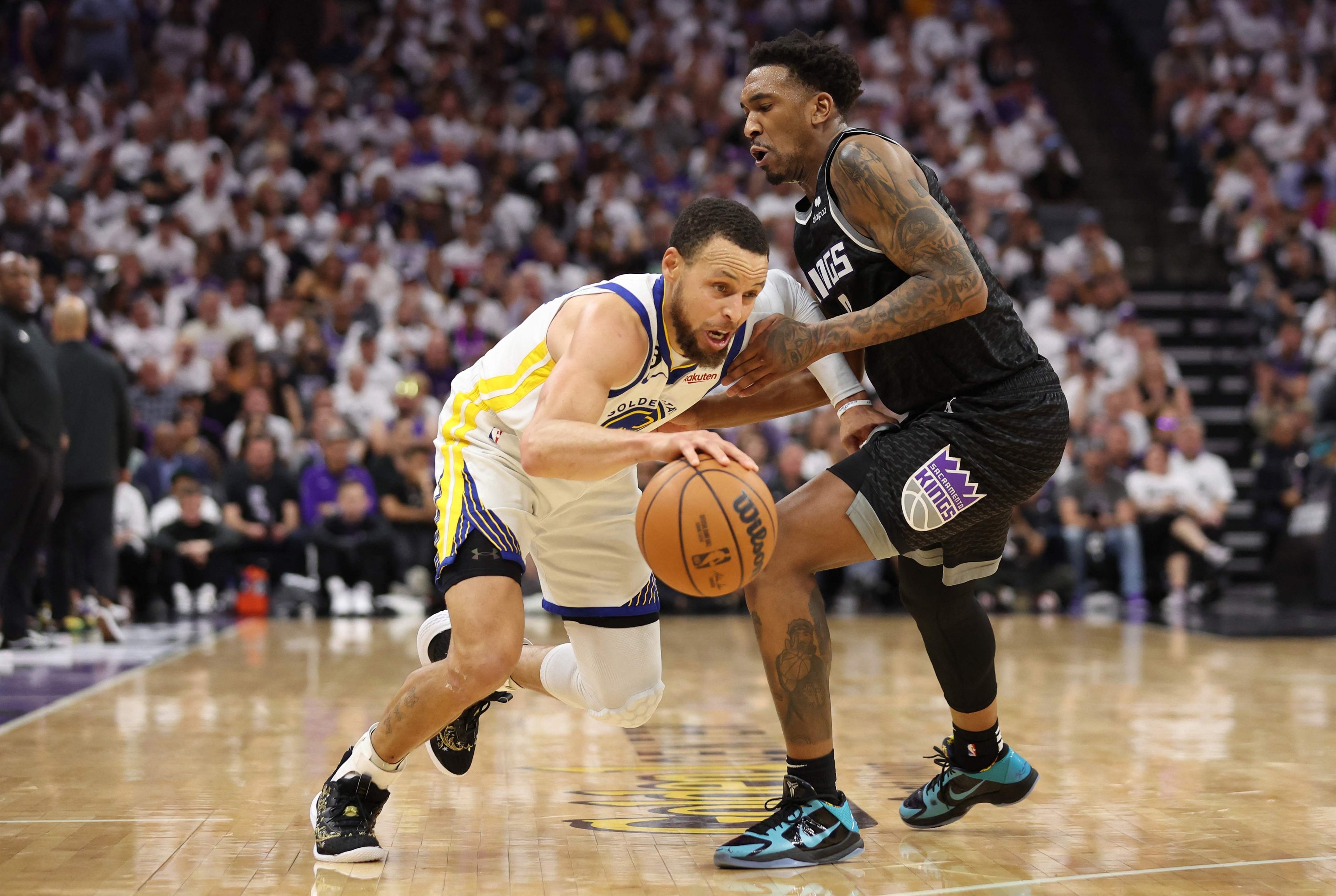 Stephen Curry, Warriors edge LeBron's Lakers with second-half comeback 