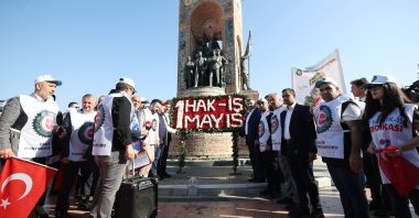 HAK-İŞ union members laid wreaths at the Republic Monument in Taksim Square on the occasion of May 1, Labor and Solidarity Day, Istanbul, Türkiye, May 1, 2023. (AA Photo)