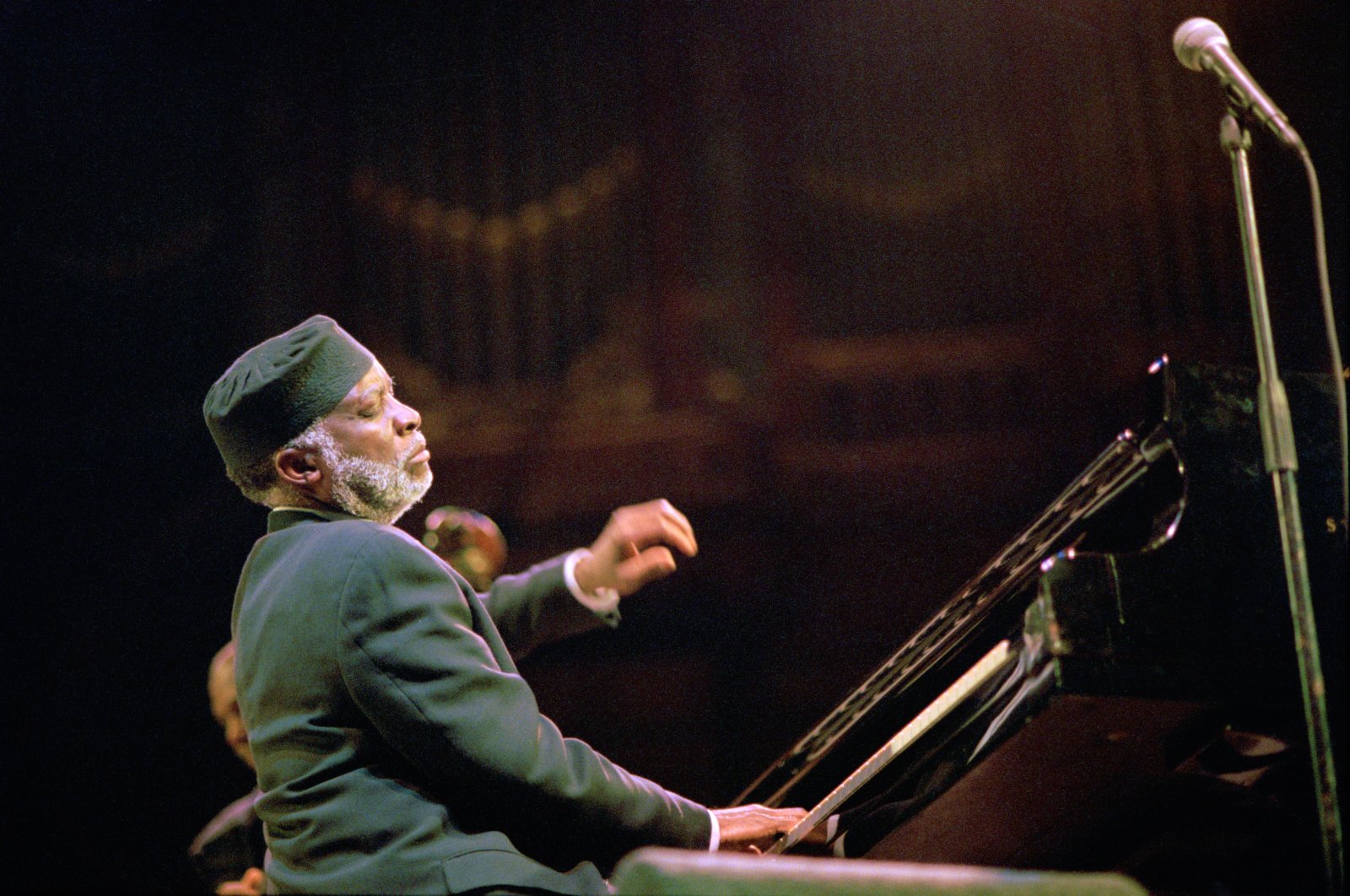 Pianist Ahmad Jamal performs at the Concertgebouw, Amsterdam, Netherlands. Oct. 25, 2000. (Getty Images Photo)