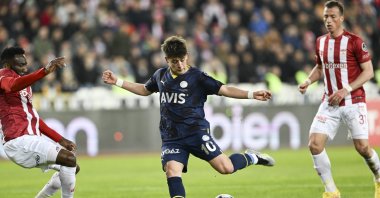 Fenerbahçe's Arda Güler kicks the ball in Süper Lig match against Sivasspor at the Sivas 4 Eylül Stadium, Sivas, Türkiye, April 29, 2023. (AA Photo)
