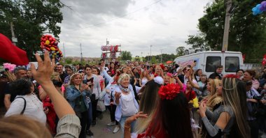 People are seen dancing during Kakava celebrations, Edirne, northwestern Türkiye, May 7, 2019. (AA Photo)