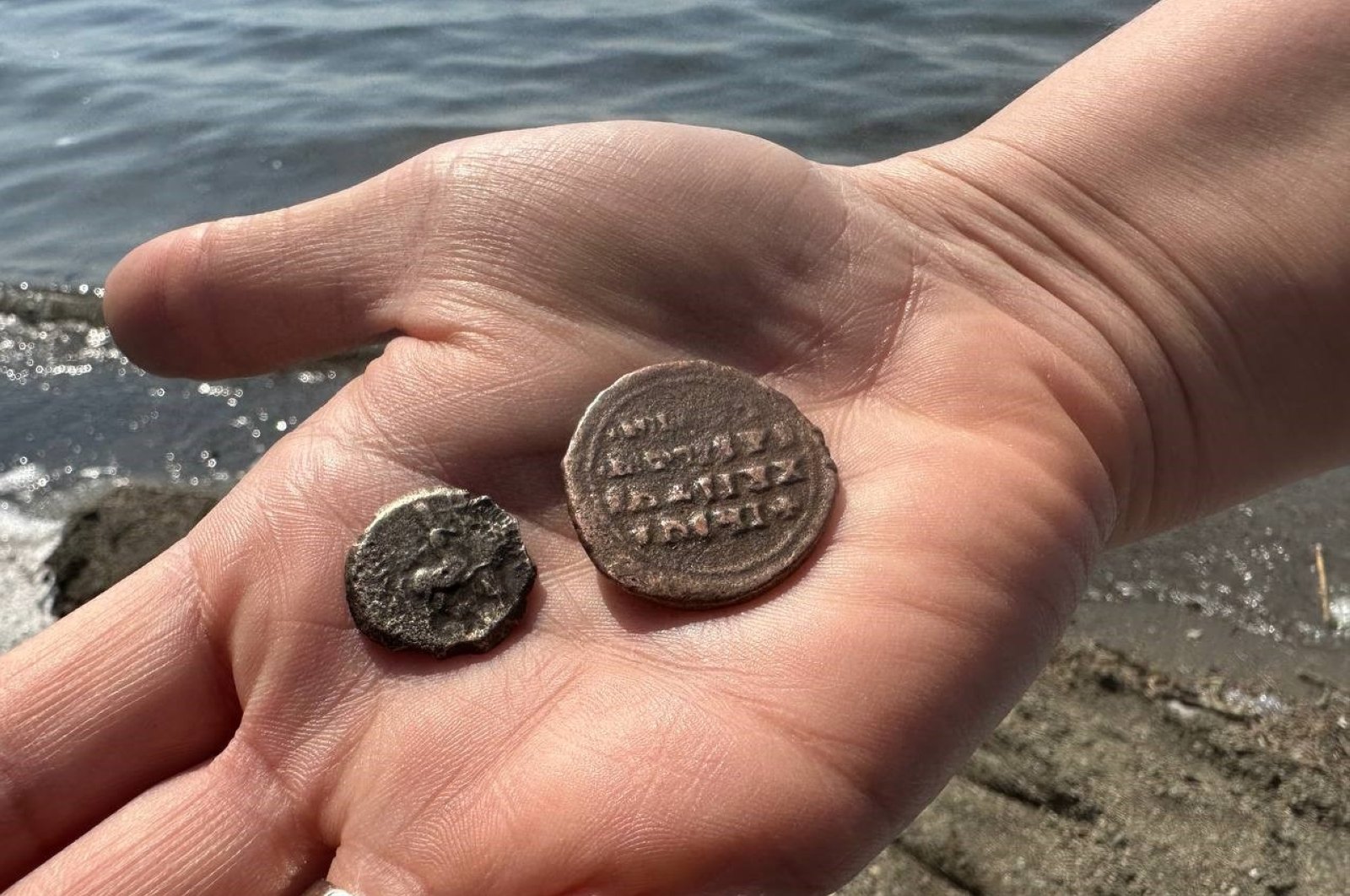 Koin berusia 2.000 tahun muncul bersamaan dengan penarikan Danau Iznik di Türkiye