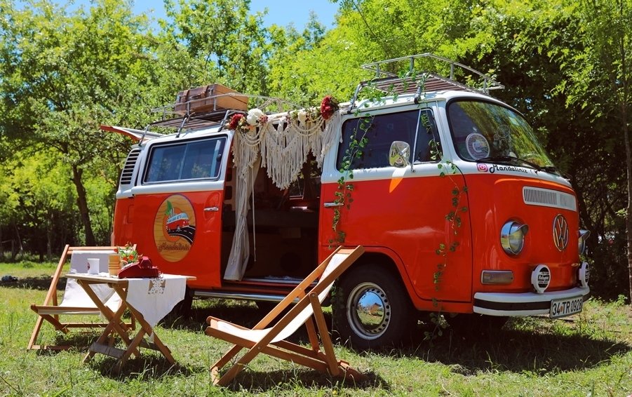 A classic caravan is on display as part of the festival. (Courtesy of Doğada Yaşam Okulu)