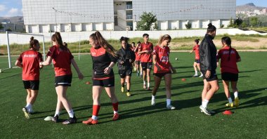 The Şırnak Municipality Nuhspor women's football team trains ahead of their Kayserispor encounter, Şırnak, Türkiye, April 25, 2023. (AA Photo) 