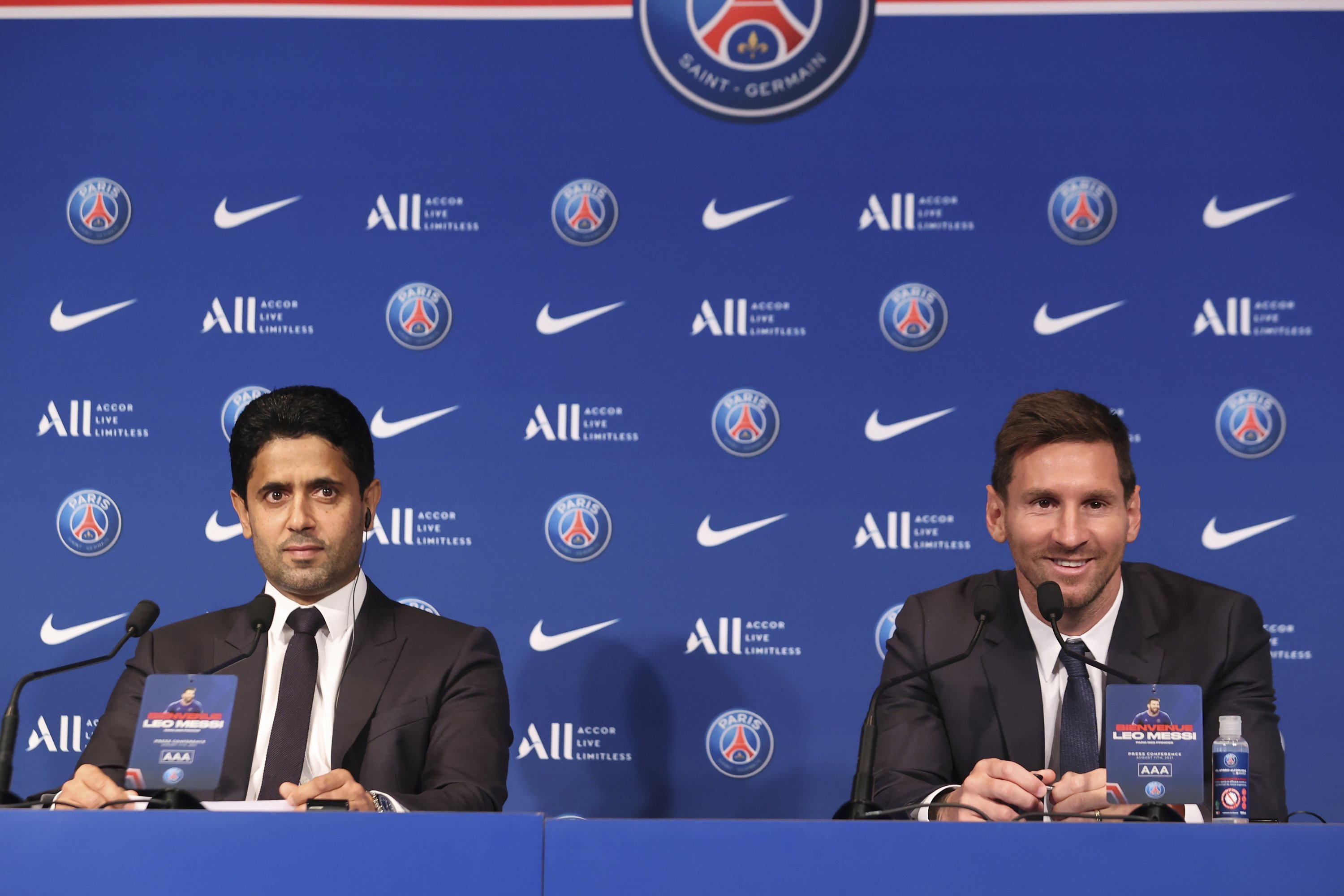 Reports: Lionel Messi set to stay at PSG for another season after World Cup  win - Yahoo Sports