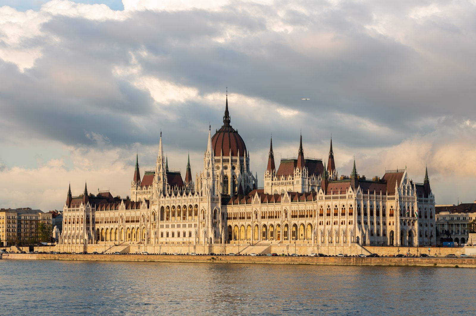 Gedung Parlemen Hongaria akan dijelajahi dengan panduan audio Turki