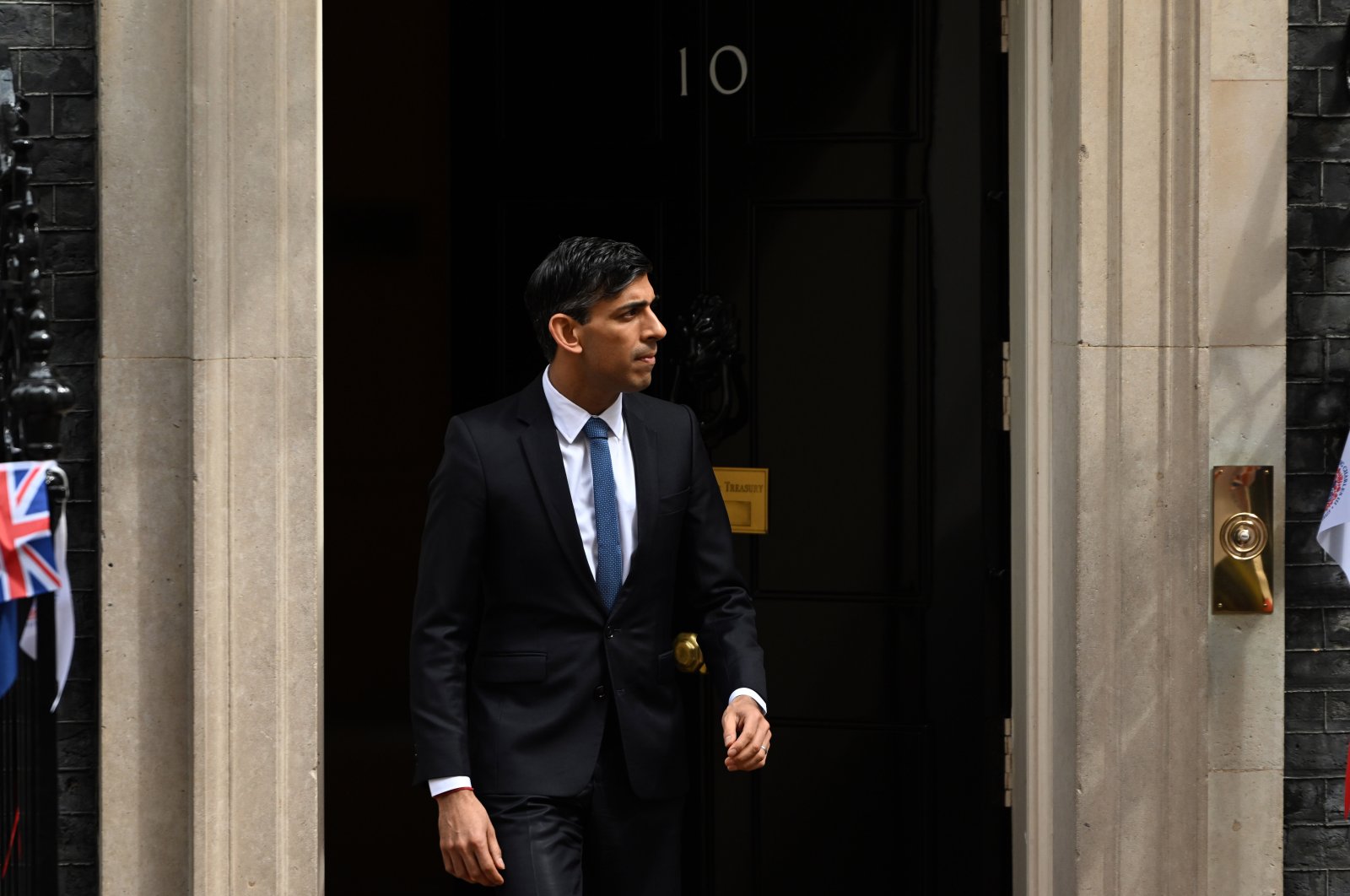 Konservatif Inggris menerima pukulan telak dalam tes pemilu pertama PM Sunak