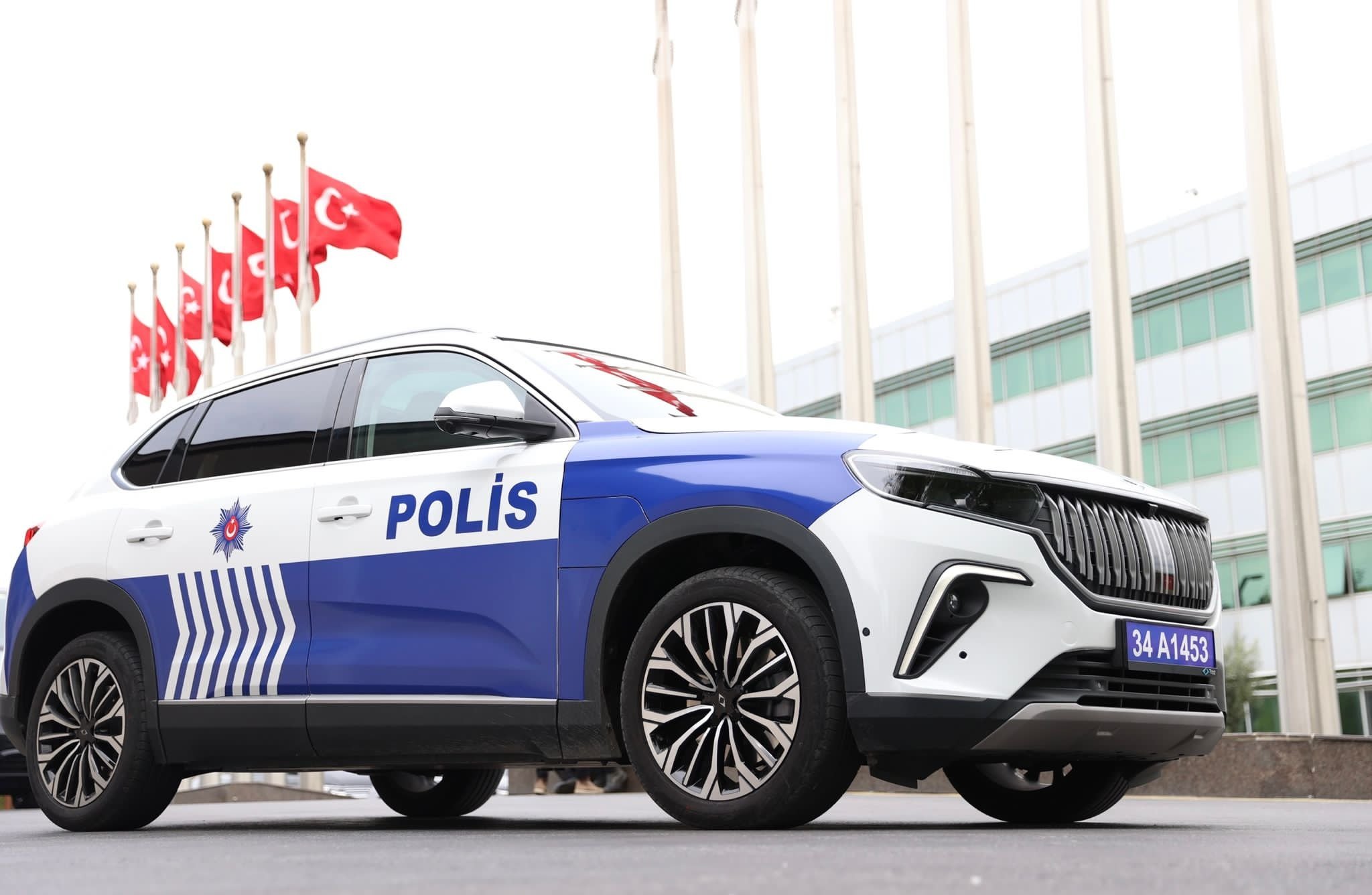 Togg T10X, model SUV elektrik sepenuhnya dari merek mobil domestik pertama Türkiye, ditambahkan ke armada polisi, terlihat di Istanbul, Türkiye, 6 April 2023. (Foto AA)