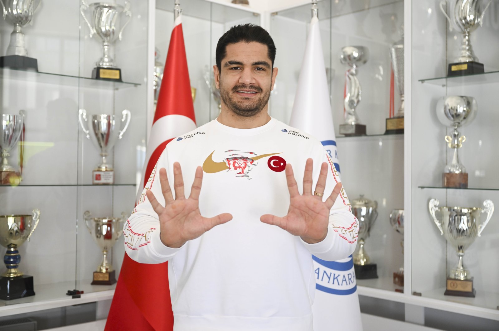 Taha Akgül mengincar medali emas Olimpiade ke-2 untuk mengakhiri karir gemerlapnya